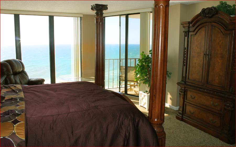 Looking out over the emerald coast of Florida's Panama City Beach, 4 bedroom sleeps 10